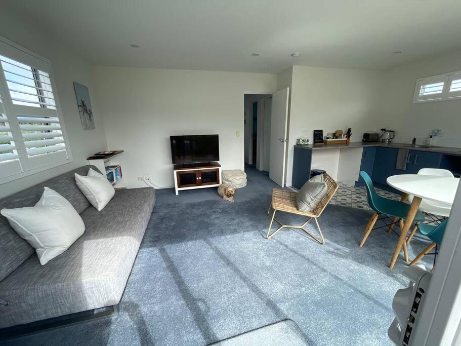 The Blue Beach House Mangawhai Exterior photo